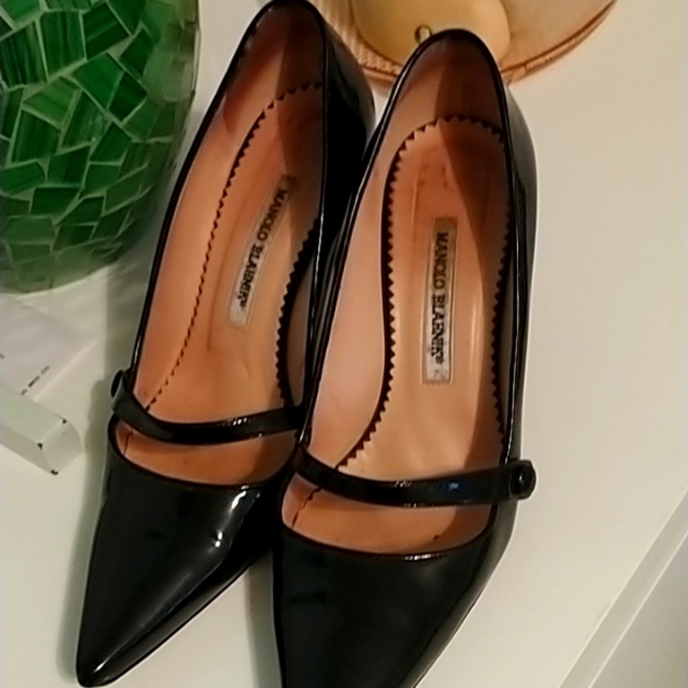 Manolo Blahnik  Mary Jane's Black Leather Button Strap Pointed Toe Heels